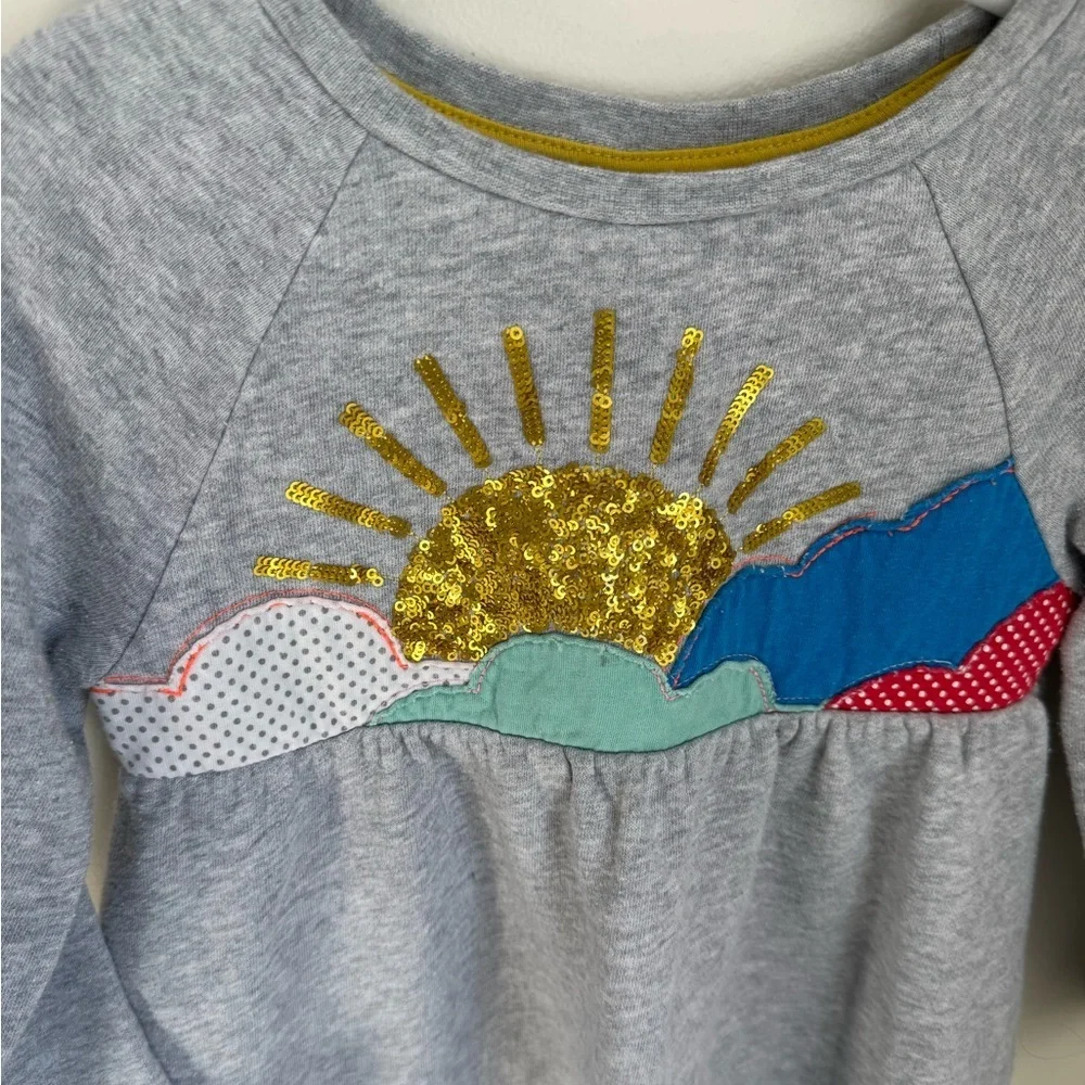 Mini Boden Gray Sun Appliqué Long Sleeve Dress Size 5-6Y